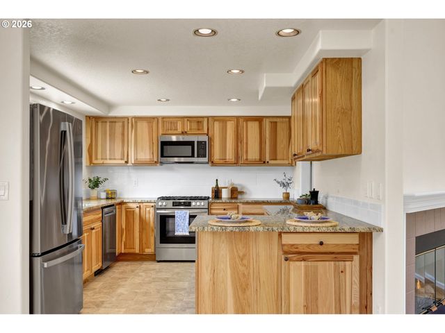 2954 BRETT Loop, Eugene, OR 97404
