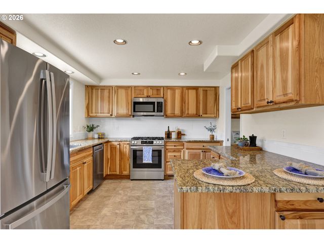2954 BRETT Loop, Eugene, OR 97404
