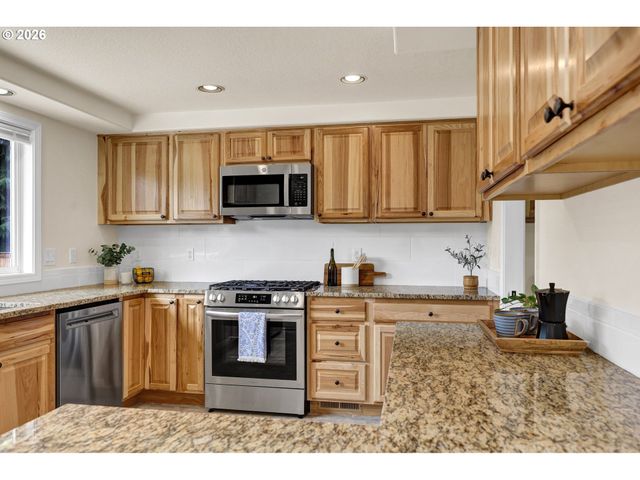 2954 BRETT Loop, Eugene, OR 97404