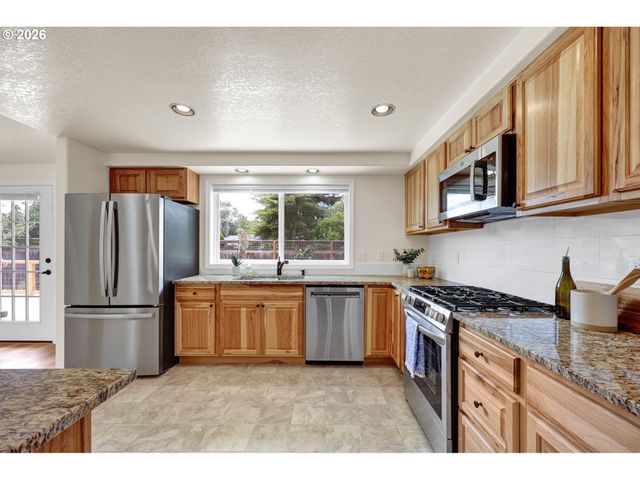 2954 BRETT Loop, Eugene, OR 97404
