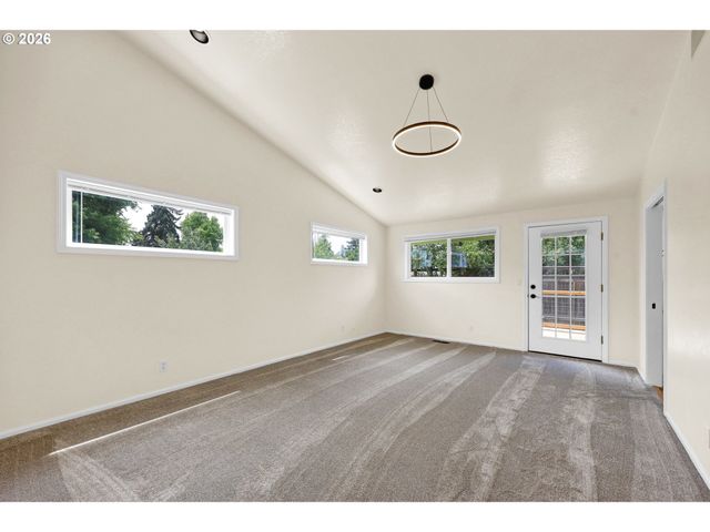 2954 BRETT Loop, Eugene, OR 97404