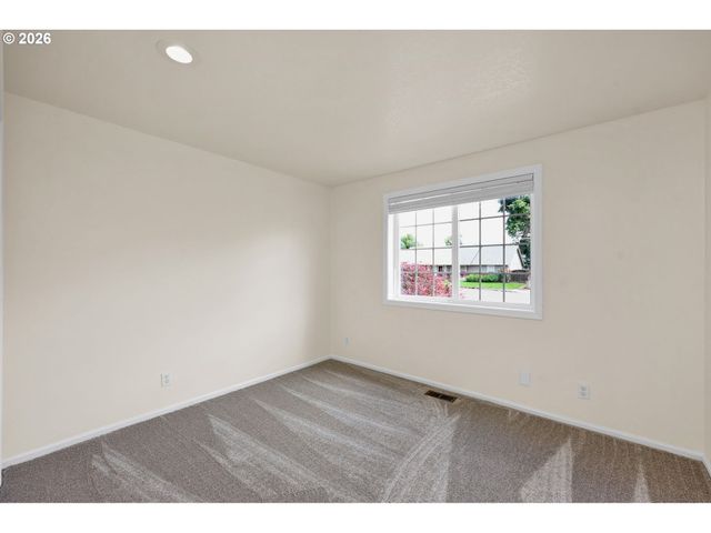 2954 BRETT Loop, Eugene, OR 97404