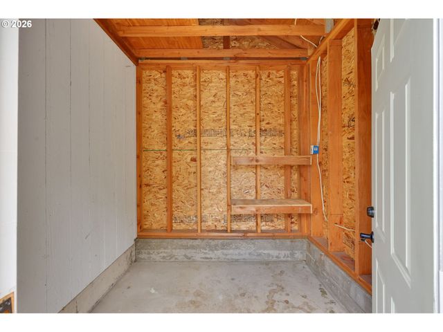 2954 BRETT Loop, Eugene, OR 97404