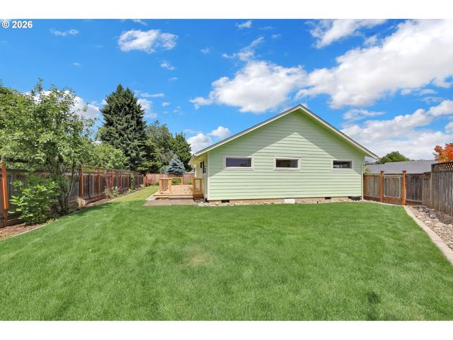 2954 BRETT Loop, Eugene, OR 97404