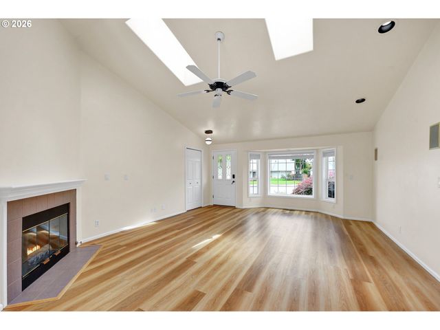 2954 BRETT Loop, Eugene, OR 97404