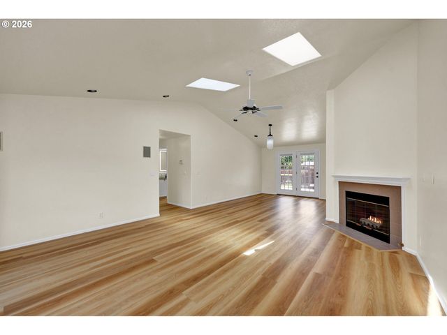 2954 BRETT Loop, Eugene, OR 97404