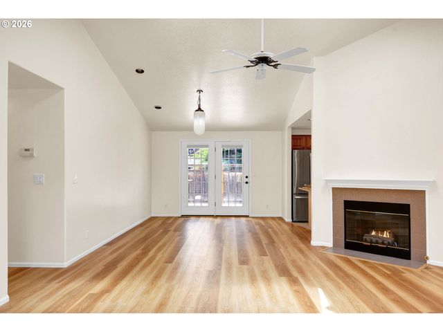 2954 BRETT Loop, Eugene, OR 97404
