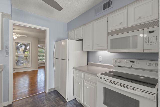 10650 Steppington Drive 211, Dallas, TX 75230