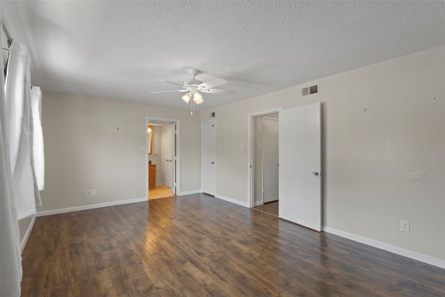 10650 Steppington Drive 211, Dallas, TX 75230