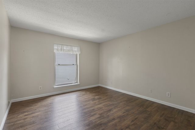 10650 Steppington Drive 211, Dallas, TX 75230