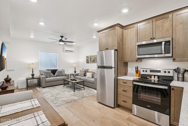 6852 Mountain Maple Drive, Park City, UT 84098