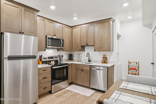 6852 Mountain Maple Drive, Park City, UT 84098