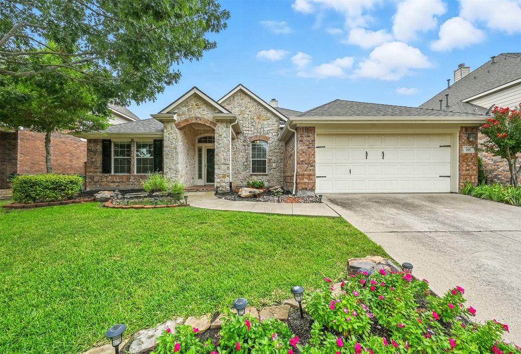 215 Mckinney Trail, Fate, TX 75087