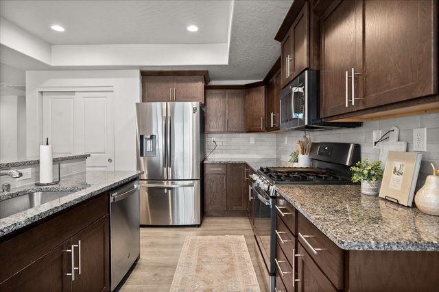 216 S Lawson St St, Airway Heights, WA 99001