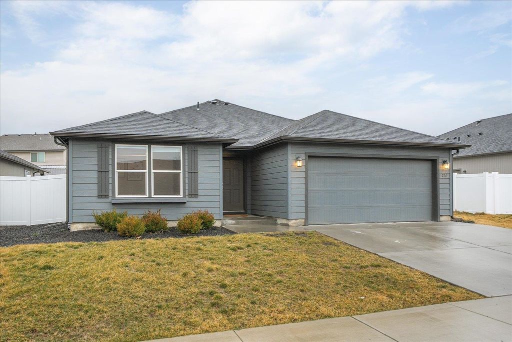 216 S Lawson St St, Airway Heights, WA 99001