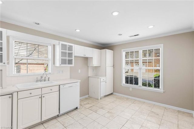 7508 Riverside Court, Clemmons, NC 27012