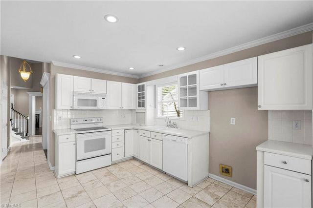 7508 Riverside Court, Clemmons, NC 27012