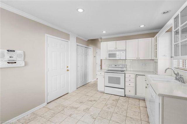 7508 Riverside Court, Clemmons, NC 27012