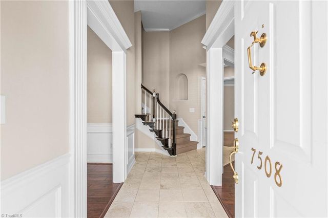 7508 Riverside Court, Clemmons, NC 27012