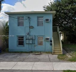 8290 NW 4th Ave 2, Miami, FL 33150