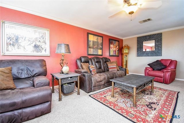 1730 Avenue C F, El Campo, TX 77437