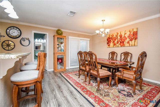 1730 Avenue C F, El Campo, TX 77437