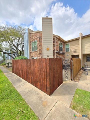 1730 Avenue C F, El Campo, TX 77437
