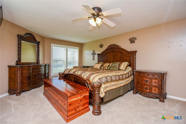 1730 Avenue C F, El Campo, TX 77437
