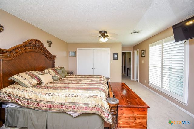 1730 Avenue C F, El Campo, TX 77437