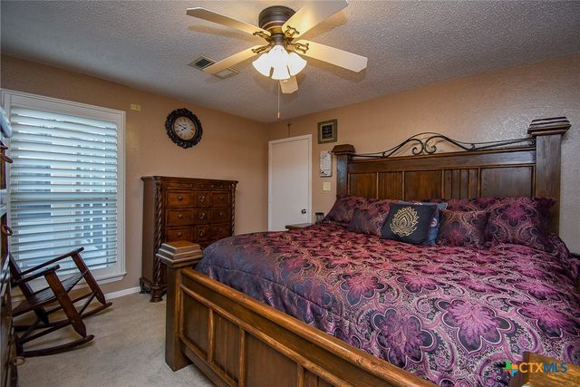 1730 Avenue C F, El Campo, TX 77437
