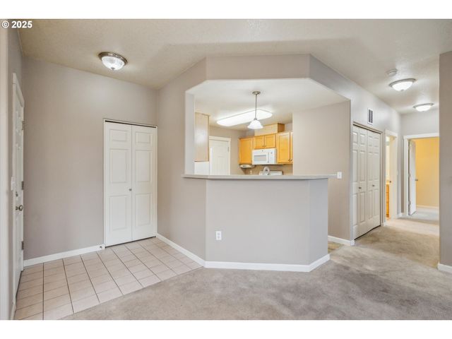 14781 Sw BEARD Rd 102, Beaverton, OR 97007