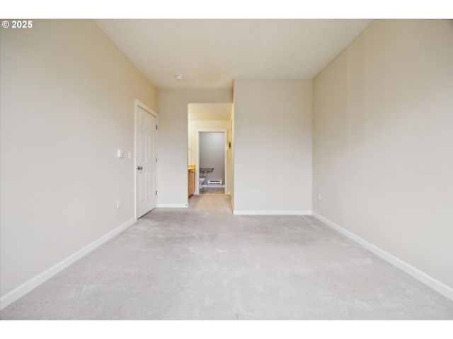 14781 Sw BEARD Rd 102, Beaverton, OR 97007