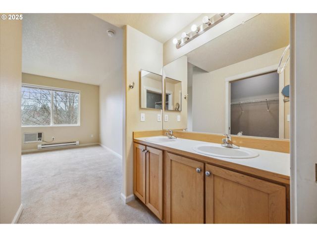 14781 Sw BEARD Rd 102, Beaverton, OR 97007