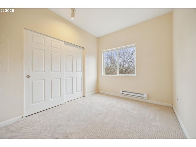 14781 Sw BEARD Rd 102, Beaverton, OR 97007