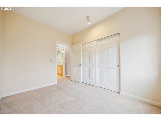 14781 Sw BEARD Rd 102, Beaverton, OR 97007