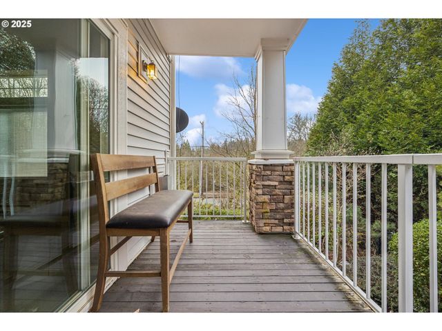 14781 Sw BEARD Rd 102, Beaverton, OR 97007