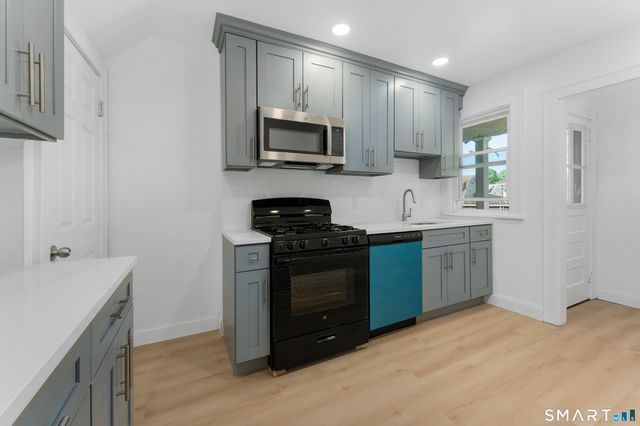 57 Washington Circle, West Hartford, CT 06119
