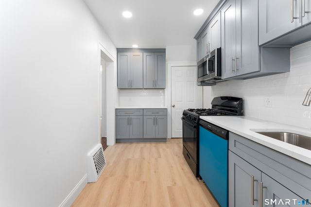 57 Washington Circle, West Hartford, CT 06119