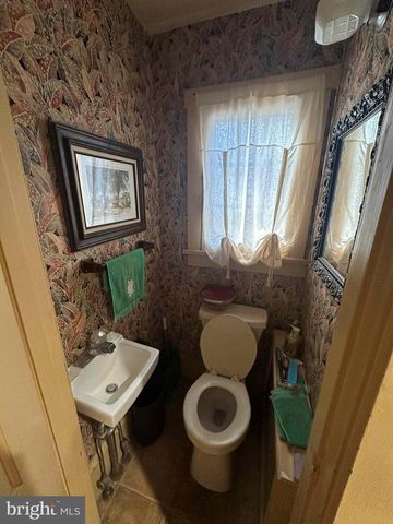 406 ANTHWYN RD, Narberth, PA 19072