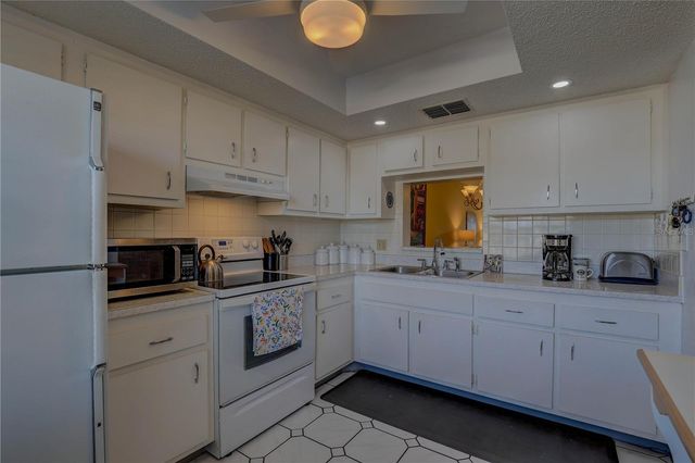 1415 DOOLITTLE LANE 204, Dunedin, FL 34698