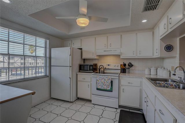 1415 DOOLITTLE LANE 204, Dunedin, FL 34698