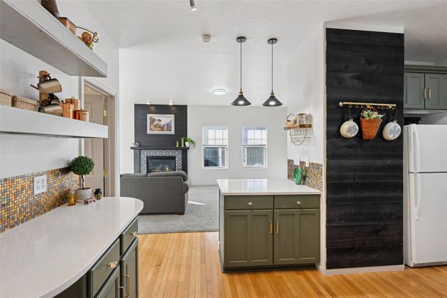 702 Marshall Court N, Prairie City, IA 50228