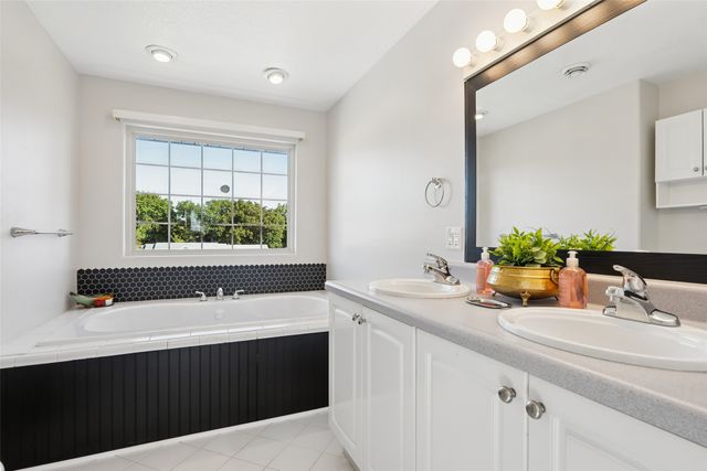 702 Marshall Court N, Prairie City, IA 50228