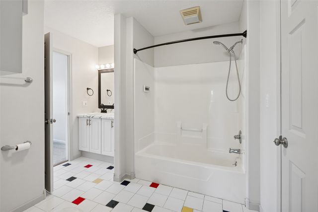 702 Marshall Court N, Prairie City, IA 50228