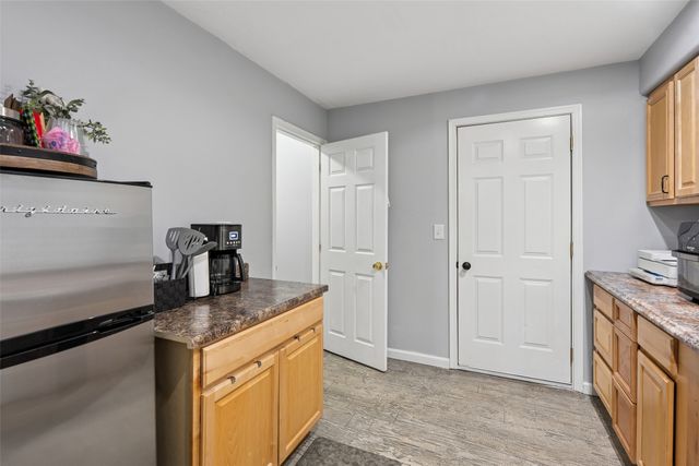 702 Marshall Court N, Prairie City, IA 50228