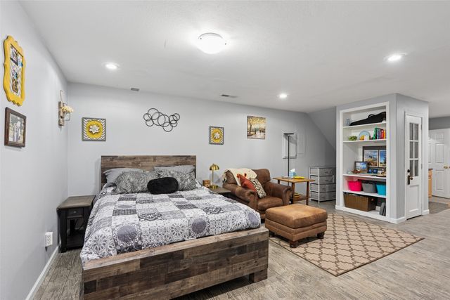 702 Marshall Court N, Prairie City, IA 50228