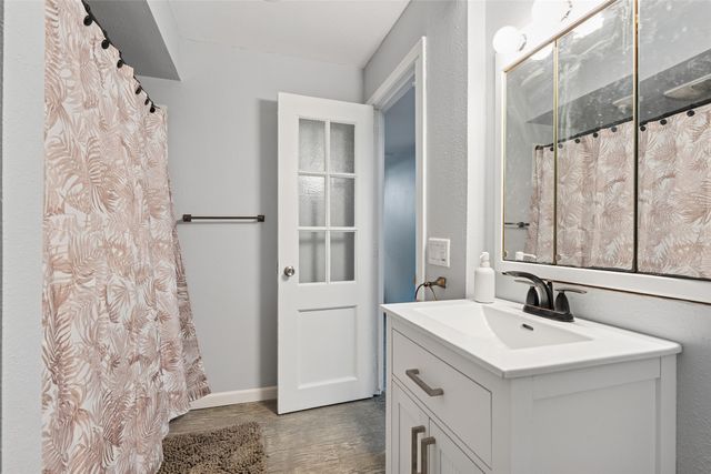 702 Marshall Court N, Prairie City, IA 50228