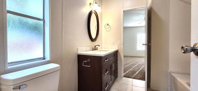 2820 N 19th Street, Ocean Springs, MS 39564