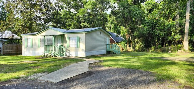 2820 N 19th Street, Ocean Springs, MS 39564