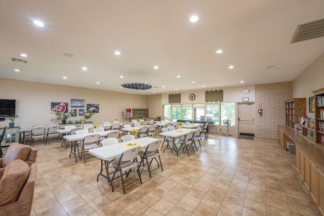 20350 Hole In One Dr Drive, 118, Redding, CA 96002